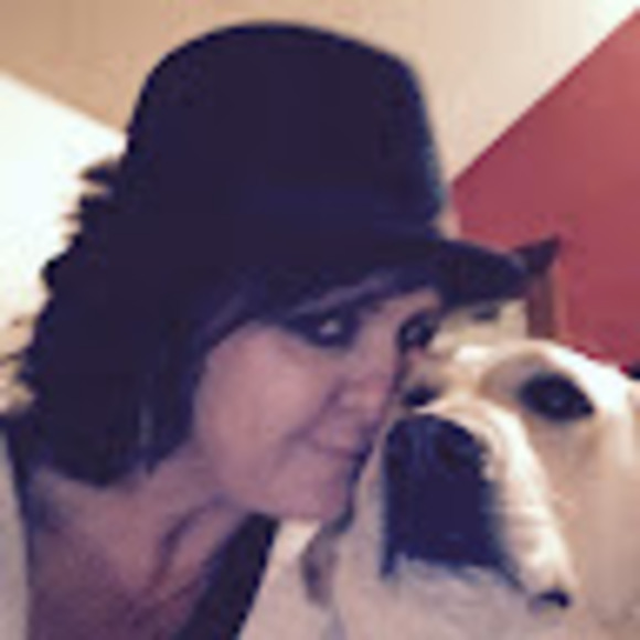 Meet your Posher, Sharon - Picture 1 of 1